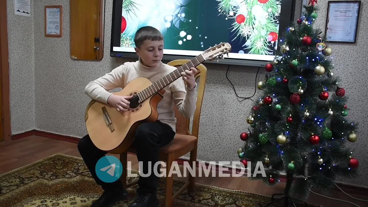 Учащиеся музыкального отделения Детской школы искусств Первомайска провели концерт «Зимнее волшебство»