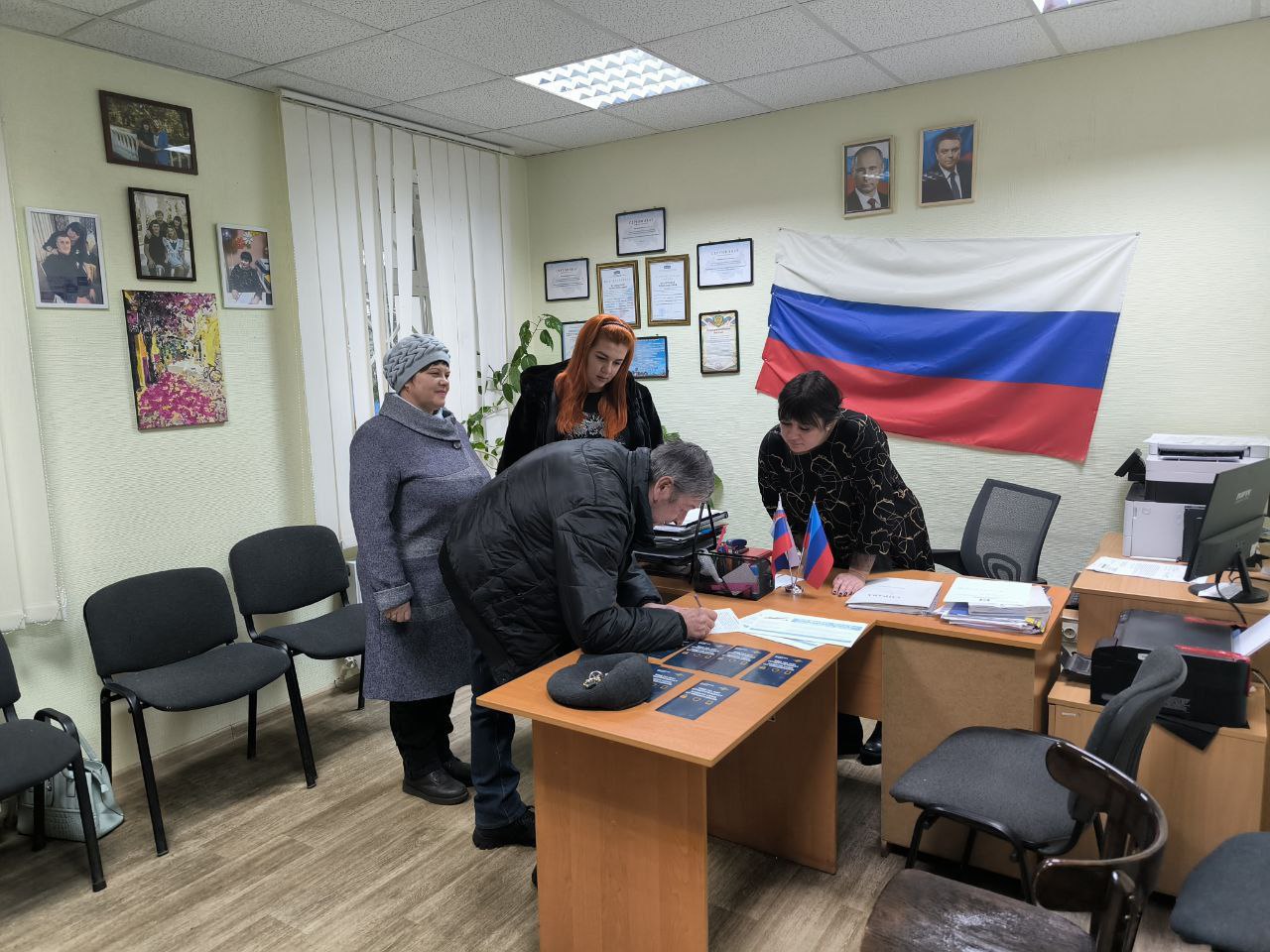 Альберт Зинченко: Сегодня в поселках Петровка и Широкий прошли учредительные собрания граждан для создания территориального общественного самоуправления на территории Станично-Луганского муниципального округа Альберт Зинченко: Сегодня в поселках Петровка и Широкий прошли учредительные собрания граждан для создания территориального общественного самоуправления на территории Станично-Луганского муниципального округа