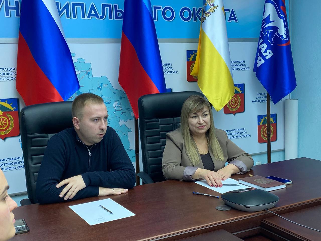 Виктория Сошина: Совместно с и.о первого заместителя министра Молодёжной политики ЛНР Евгением Поддубным и моим заместителем Еленой Рахмуковой встретились с активной молодёжью нашего округа в рамках проекта «ГосСтарт.Диалог» Виктория Сошина: Совместно с и.о первого заместителя министра Молодёжной политики ЛНР Евгением Поддубным и моим заместителем Еленой Рахмуковой встретились с активной молодёжью нашего округа в рамках проекта «ГосСтарт.Диалог»