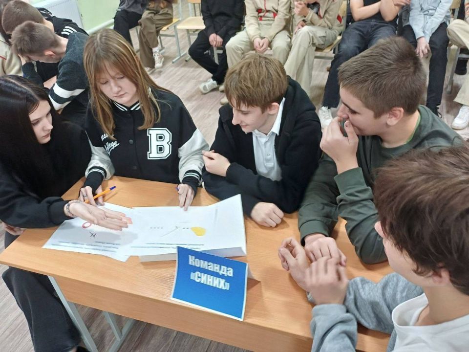 преддверии Дня Конституции Российской Федерации Территориальной избирательной комиссией Меловского района совместно с Молодёжной избирательной комиссией Муниципального образования Меловский муниципальный округ Луганской... преддверии Дня Конституции Российской Федерации Территориальной избирательной комиссией Меловского района совместно с Молодёжной избирательной комиссией Муниципального образования Меловский муниципальный округ Луганской...