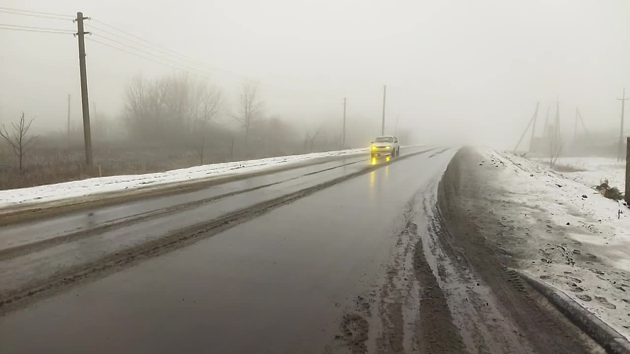 В Ровеньках провели капитальный ремонт дороги, связывающей поселки Дзержинский и Новодарьевка