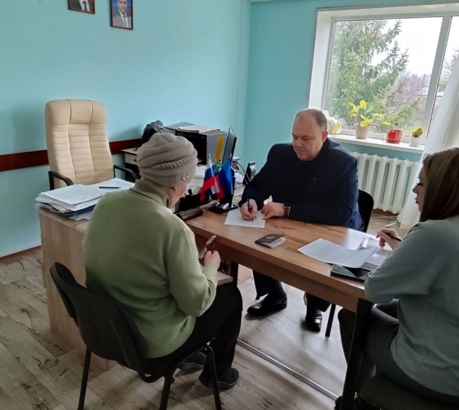 В ЛНР подошла к концу Декада приемов граждан, приуроченная ко дню рождения «Единой России» В ЛНР подошла к концу Декада приемов граждан, приуроченная ко дню рождения «Единой России»