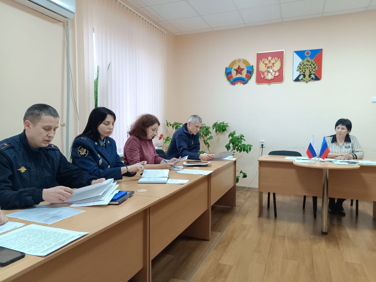 Сегодня в Администрации городского округа город Ровеньки состоялось очередное заседание городской межведомственной комиссии по профилактике правонарушений при муниципальном образовании городской округ город Ровеньки Сегодня в Администрации городского округа город Ровеньки состоялось очередное заседание городской межведомственной комиссии по профилактике правонарушений при муниципальном образовании городской округ город Ровеньки