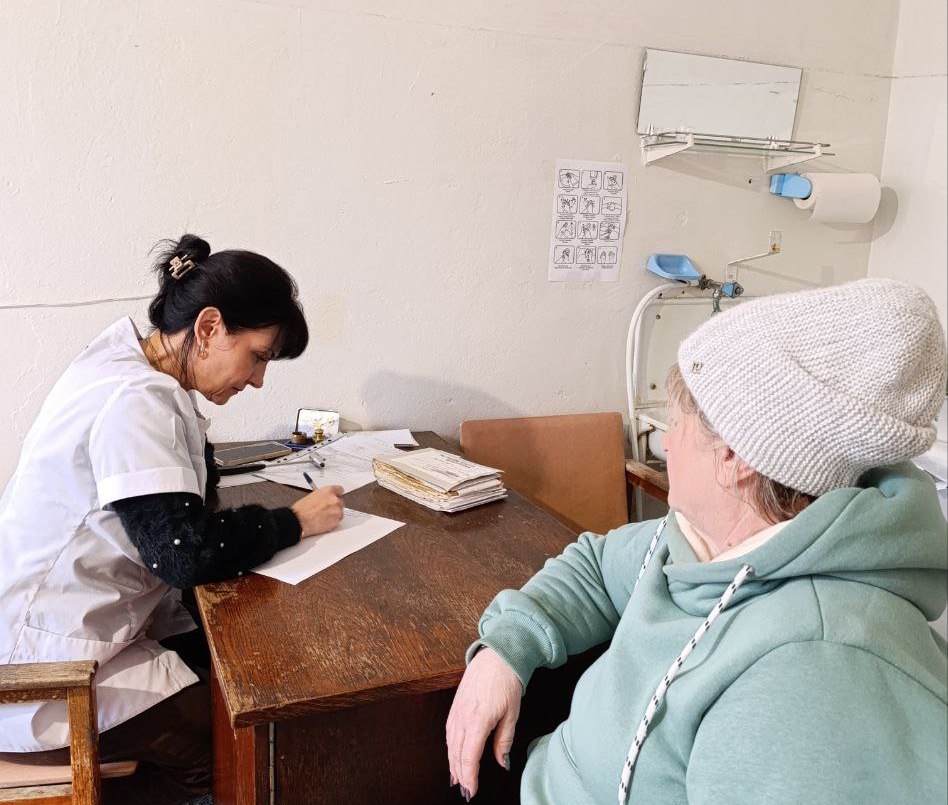 В поселке Северный жителей принимали врачи Краснодонской городской многопрофильной больницы В поселке Северный жителей принимали врачи Краснодонской городской многопрофильной больницы