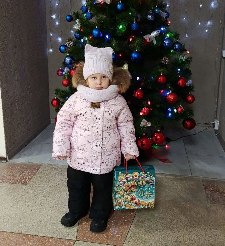 Приглашаем родителей получить новогодние подарки для своих детей! Приглашаем родителей получить новогодние подарки для своих детей!