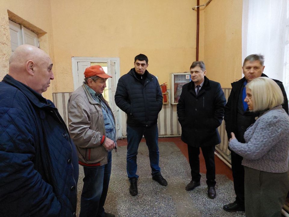 Депутатский час в Алчевске: Мониторинг температурного режима в образовательных учреждениях Депутатский час в Алчевске: Мониторинг температурного режима в образовательных учреждениях
