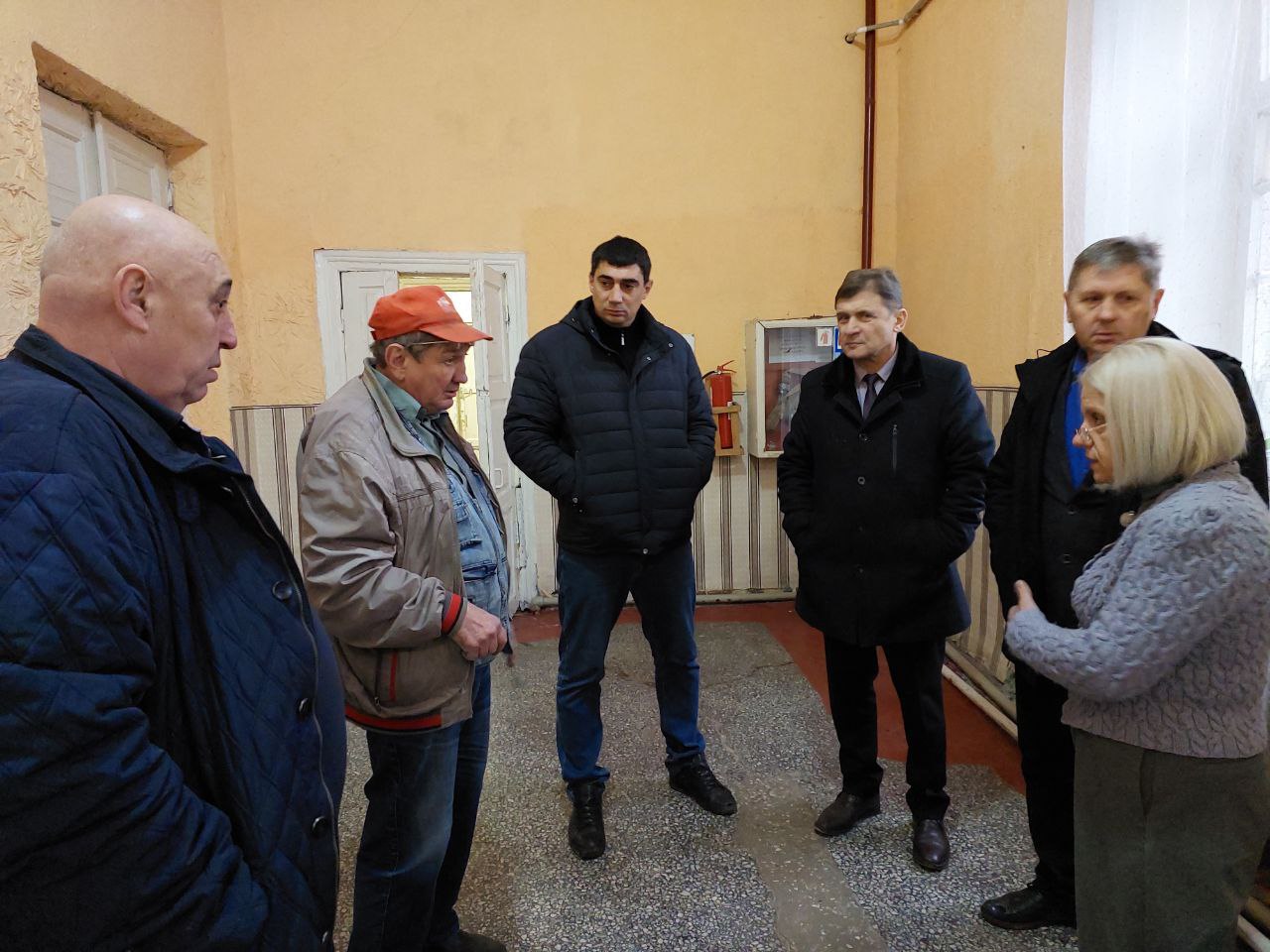 Депутатский час в Алчевске: Мониторинг температурного режима в образовательных учреждениях Депутатский час в Алчевске: Мониторинг температурного режима в образовательных учреждениях