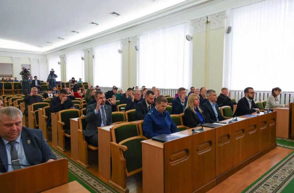 Максим Величко: Сегодня состоялось плановое заседание Народного Совета ЛНР Максим Величко: Сегодня состоялось плановое заседание Народного Совета ЛНР
