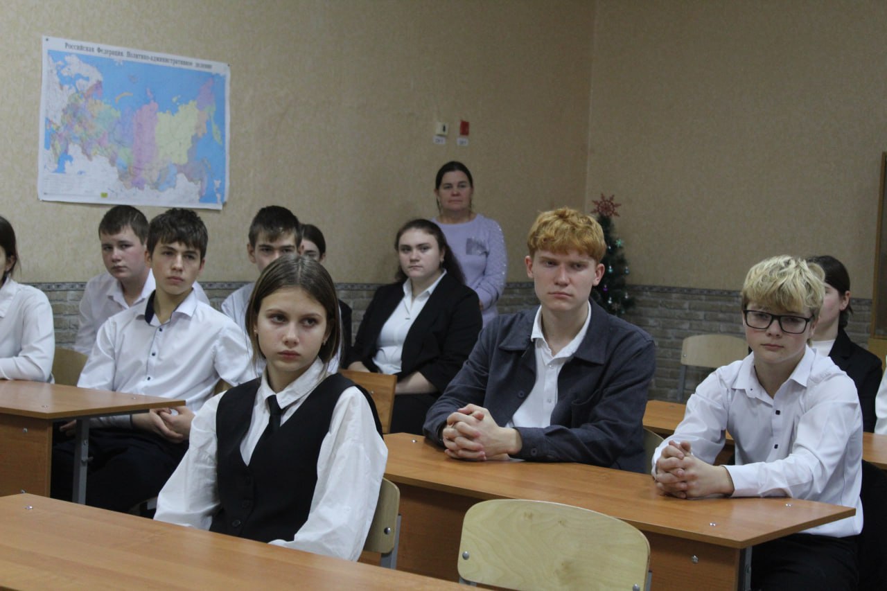 Юлия Кожухарь: Сегодня в рамках проекта ГосСтарт.Диалог, реализуемого по поручению Президента Российской Федерации Владимира Владимировича Путина, встретилась с учащимися Новобелянской средней школы Юлия Кожухарь: Сегодня в рамках проекта ГосСтарт.Диалог, реализуемого по поручению Президента Российской Федерации Владимира Владимировича Путина, встретилась с учащимися Новобелянской средней школы
