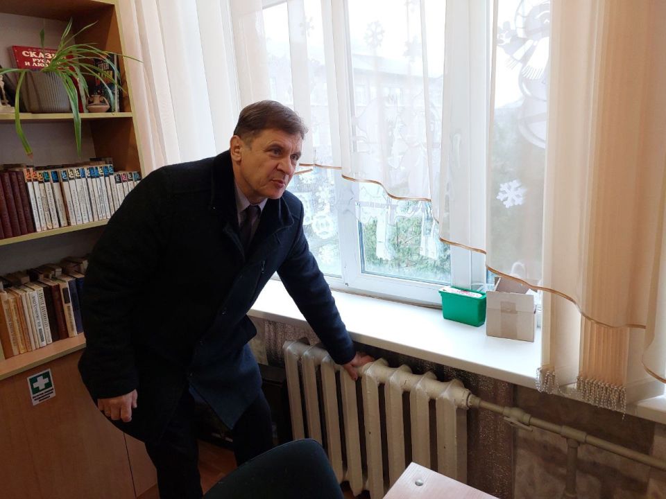 Депутатский час в Алчевске: Мониторинг температурного режима в образовательных учреждениях Депутатский час в Алчевске: Мониторинг температурного режима в образовательных учреждениях