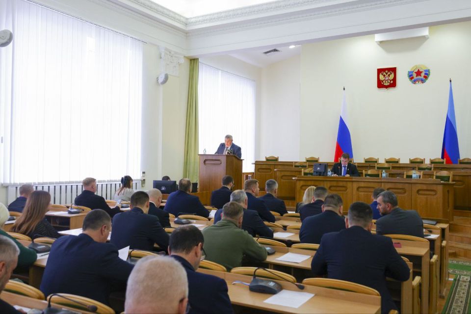 Галина Дуброва: Состоялось очередное пленарное заседание Народного Совета ЛНР: Галина Дуброва: Состоялось очередное пленарное заседание Народного Совета ЛНР: