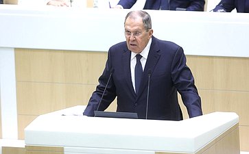 Внешняя политика России: приоритеты, вызовы и взаимодействие с регионами! 10 декабря на 602-м заседании Совета Федерации ключевым событием стало выступление Министра иностранных дел России Сергея Лаврова Внешняя политика России: приоритеты, вызовы и взаимодействие с регионами! 10 декабря на 602-м заседании Совета Федерации ключевым событием стало выступление Министра иностранных дел России Сергея Лаврова