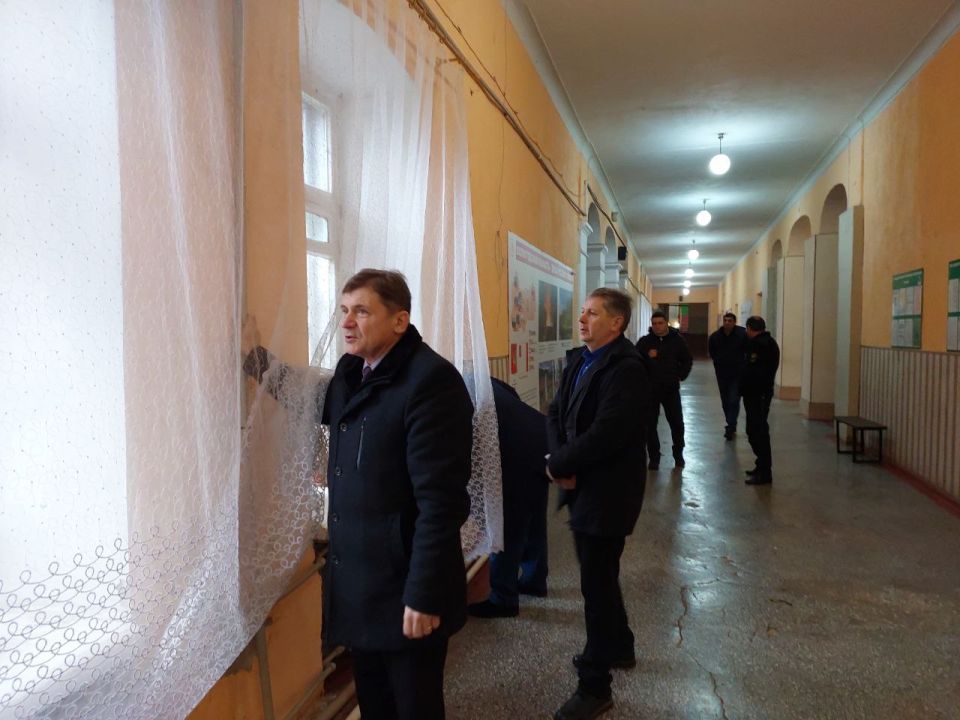 Депутатский час в Алчевске: Мониторинг температурного режима в образовательных учреждениях Депутатский час в Алчевске: Мониторинг температурного режима в образовательных учреждениях