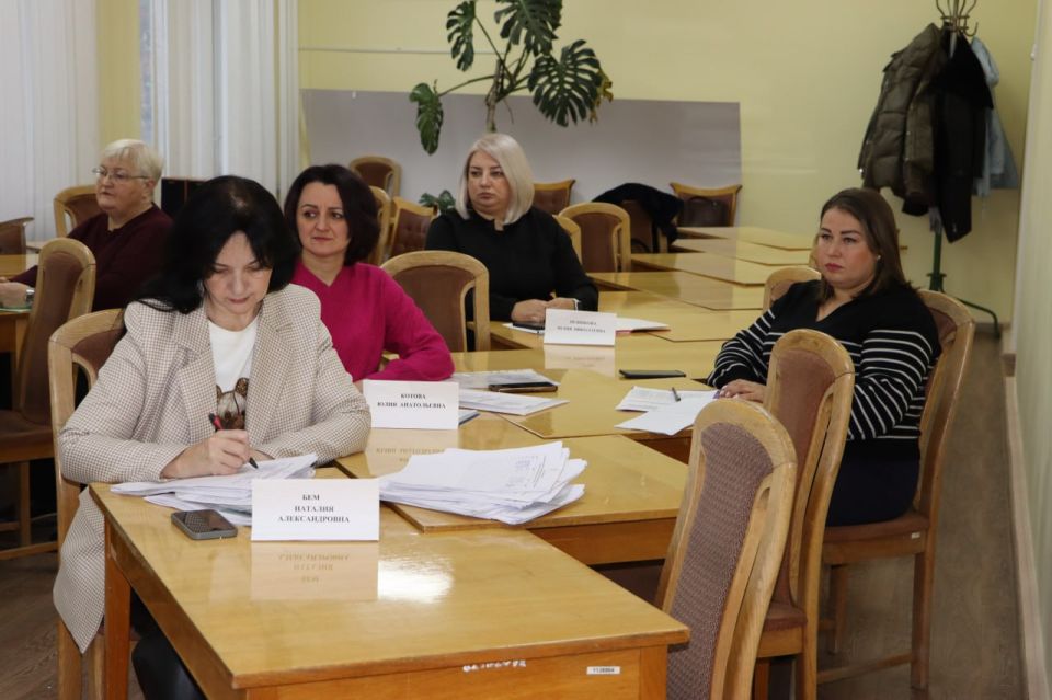 В Стаханове прошло очередное заседание комиссии по делам несовершеннолетних и защите их прав В Стаханове прошло очередное заседание комиссии по делам несовершеннолетних и защите их прав
