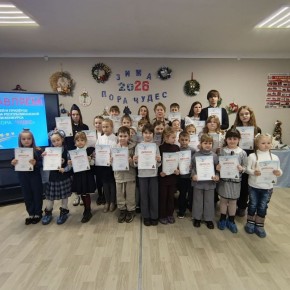 11 декабря 2025 года Ровеньки приветствовали победителей городского этапа республиканской выставки-конкурса новогодних украшений «Зима – пора чудес»