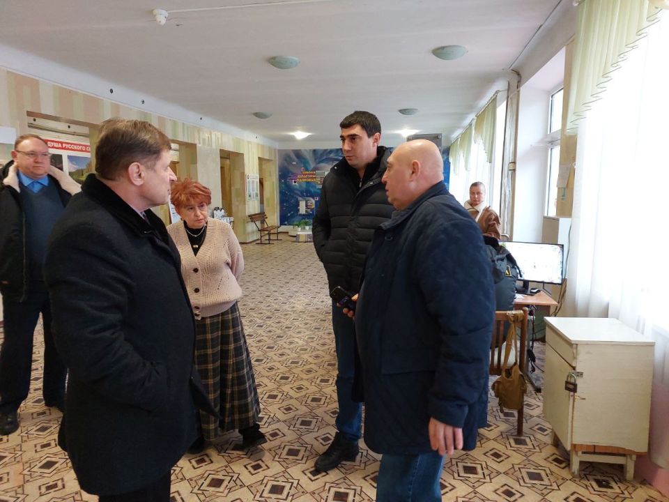 Депутатский час в Алчевске: Мониторинг температурного режима в образовательных учреждениях Депутатский час в Алчевске: Мониторинг температурного режима в образовательных учреждениях
