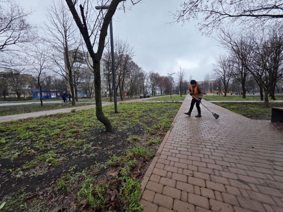 Чистота и безопасность: МУП "ЖЭК" в активном режиме наводит порядок! Чистота и безопасность: МУП "ЖЭК" в активном режиме наводит порядок!