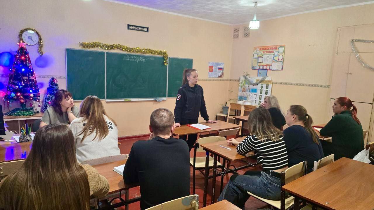 Госавтоинспекция рассказала родителям школы №18 о важности соблюдения ПДД Госавтоинспекция рассказала родителям школы №18 о важности соблюдения ПДД