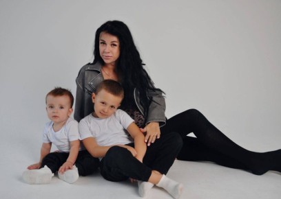 Светлана Гизай: #СилаРоссииВдетях!. В Центре «Счастье мамы» при Свято-Вознесенском храме города Луганска мы встречаем людей с разными судьбами