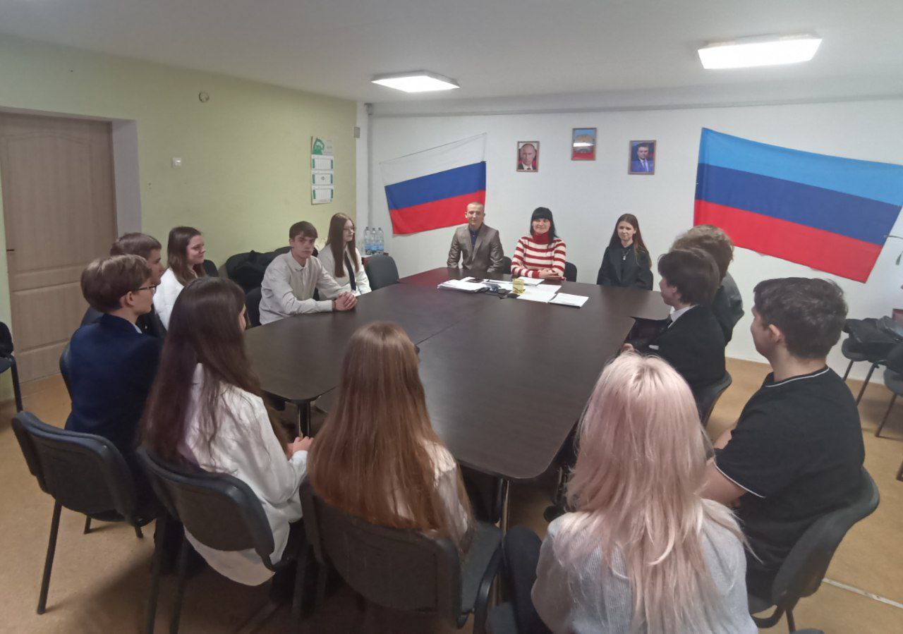 Первое заседание молодежного совета при Администрации городского округа муниципальное образование городской округ город Лисичанск Луганской Народной Республики состоялось!