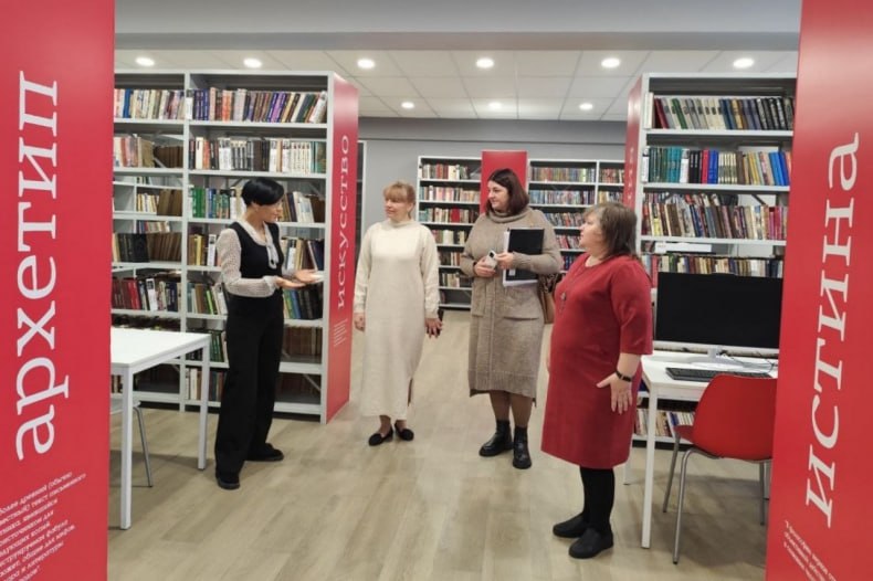 Сотрудники музея-заповедника «Тихий Дон» посетили Свердловскую библиотеку