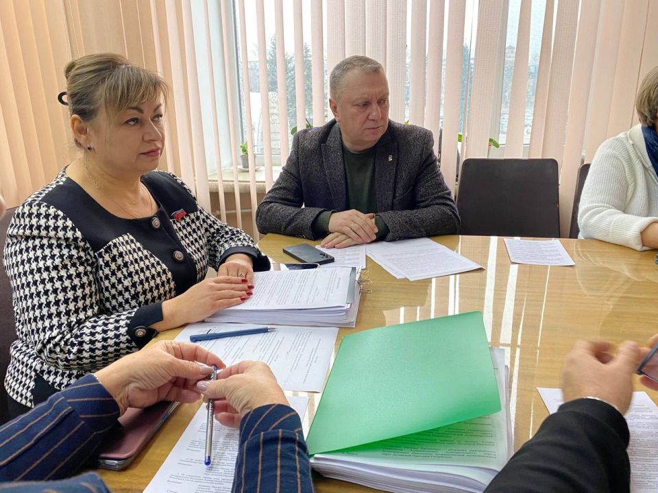 В Антрацитовском муниципальном округе состоялось XXXVII внеочередное заседание Совета депутатов В Антрацитовском муниципальном округе состоялось XXXVII внеочередное заседание Совета депутатов