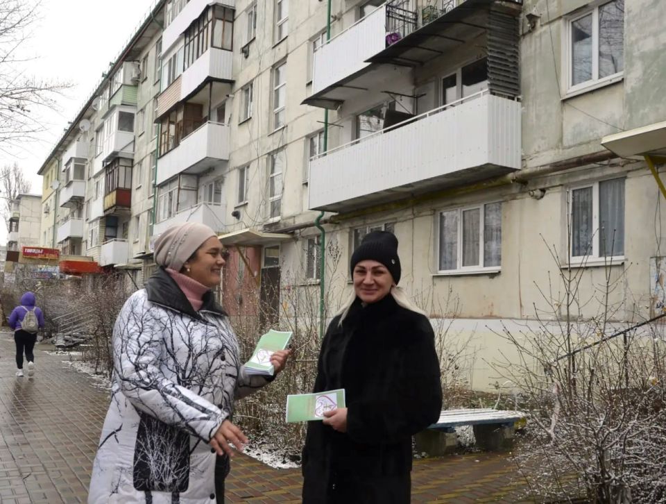АКТИВНОЕ ДОЛГОЛЕТИЕ. На улицах Рубежного сотрудники городского Дворца культуры провели акцию «Активное долголетие» АКТИВНОЕ ДОЛГОЛЕТИЕ. На улицах Рубежного сотрудники городского Дворца культуры провели акцию «Активное долголетие»