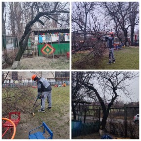 Специалисты из Удмуртии провели санитарную опиловку аварийных деревьев в детском сада «Росинка» поселка Белореченский