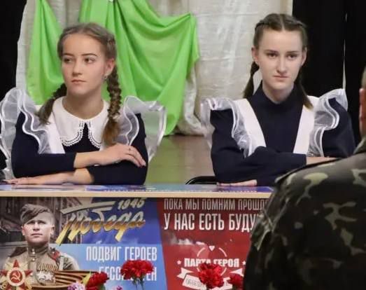 В рамках реализации партийного проекта "Новая школа" ВПП "Единая Россия" в Беловской средней школе №2 открыли «Парту Героя» в честь Павла Ильича Журавлёва В рамках реализации партийного проекта "Новая школа" ВПП "Единая Россия" в Беловской средней школе №2 открыли «Парту Героя» в честь Павла Ильича Журавлёва