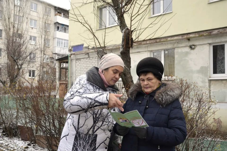 АКТИВНОЕ ДОЛГОЛЕТИЕ. На улицах Рубежного сотрудники городского Дворца культуры провели акцию «Активное долголетие» АКТИВНОЕ ДОЛГОЛЕТИЕ. На улицах Рубежного сотрудники городского Дворца культуры провели акцию «Активное долголетие»