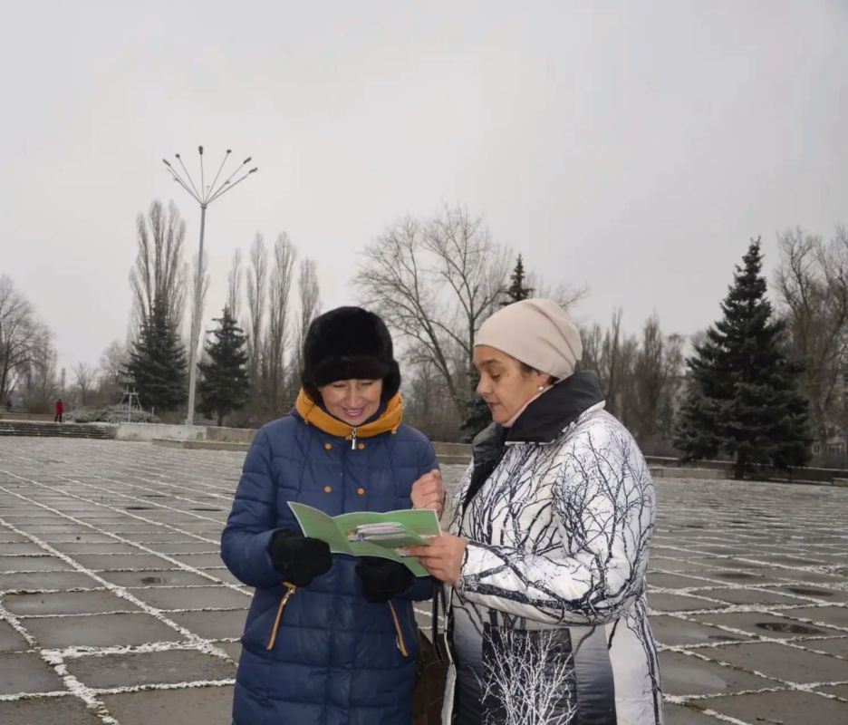 АКТИВНОЕ ДОЛГОЛЕТИЕ. На улицах Рубежного сотрудники городского Дворца культуры провели акцию «Активное долголетие» АКТИВНОЕ ДОЛГОЛЕТИЕ. На улицах Рубежного сотрудники городского Дворца культуры провели акцию «Активное долголетие»