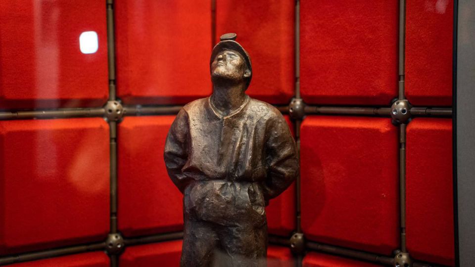 10 декабря в музее-заповеднике «Горки Ленинские» состоялось открытие выставки «Сердце Родины. Шахтёры-новаторы Донбасса» 10 декабря в музее-заповеднике «Горки Ленинские» состоялось открытие выставки «Сердце Родины. Шахтёры-новаторы Донбасса»