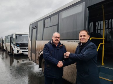 В ЛНР прибыли еще 14 автобусов по программе социально-экономического развития региона