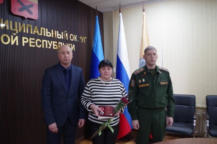 В Славяносербском округе вручили ордена Мужества родственникам погибших защитников