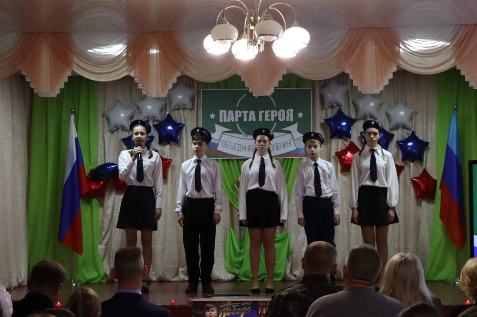 В рамках реализации партийного проекта "Новая школа" ВПП "Единая Россия" в Беловской средней школе №2 открыли «Парту Героя» в честь Павла Ильича Журавлёва В рамках реализации партийного проекта "Новая школа" ВПП "Единая Россия" в Беловской средней школе №2 открыли «Парту Героя» в честь Павла Ильича Журавлёва