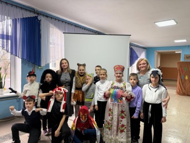 В ГБОУ ЛНР «Брянковская СШ№23» состоялось одно из самых ярких и зажигательных событий этой четверти – конкурс пародий «Точь-в-точь»!