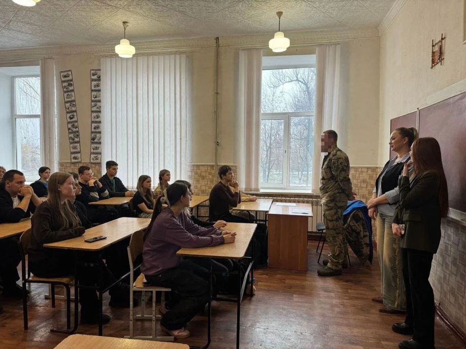Ровеньковский центр детского, юношеского туризма и краеведения продолжает профориентацию молодёжи в патриотическом направлении Ровеньковский центр детского, юношеского туризма и краеведения продолжает профориентацию молодёжи в патриотическом направлении
