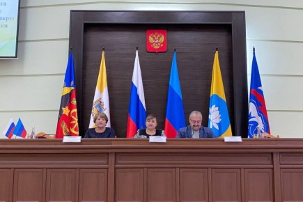 В Антрацитовском муниципальном округе состоялось XXXVII внеочередное заседание Совета депутатов