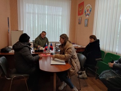 Первый заместитель Главы Старобельского муниципального округа Калиничев Андрей Сергеевич провёл выездной личный приём граждан в селе Шульгинка