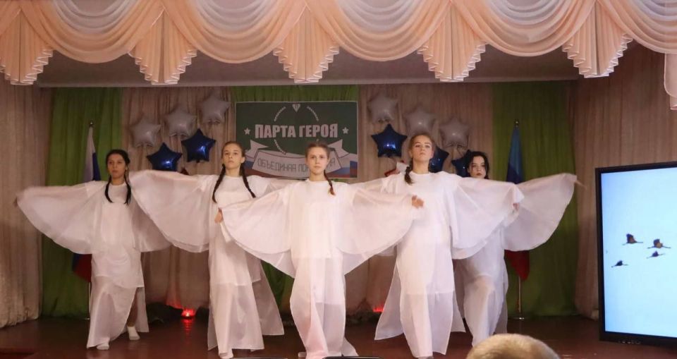 В рамках реализации партийного проекта "Новая школа" ВПП "Единая Россия" в Беловской средней школе №2 открыли «Парту Героя» в честь Павла Ильича Журавлёва В рамках реализации партийного проекта "Новая школа" ВПП "Единая Россия" в Беловской средней школе №2 открыли «Парту Героя» в честь Павла Ильича Журавлёва