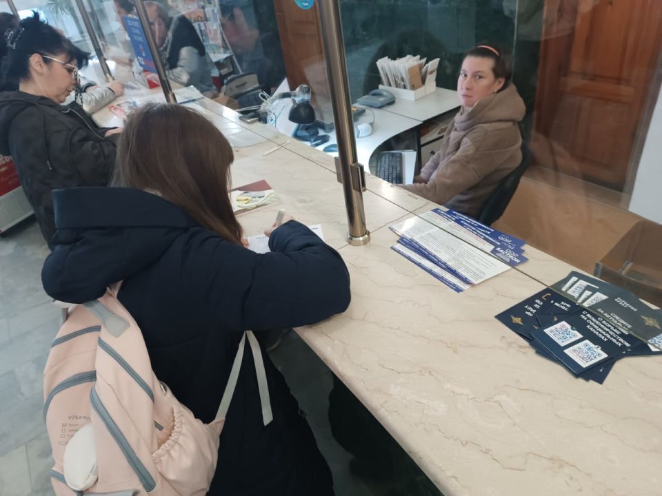 Сегодня, в рамках проекта «Года защитника Отечества», в стенах отделения почтовой связи Луганского Почтамта эстафету приняли и поддержали акцию «Пишу тебе Герой»! Сегодня, в рамках проекта «Года защитника Отечества», в стенах отделения почтовой связи Луганского Почтамта эстафету приняли и поддержали акцию «Пишу тебе Герой»!