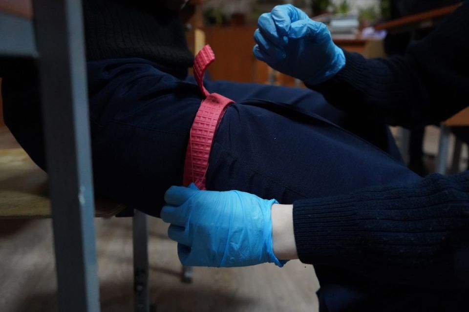 Готов? Всегда готов. Занятия, проводимые инструкторами Луганского РО ВСКС, выходят далеко за рамки стандартного урока в школе Готов? Всегда готов. Занятия, проводимые инструкторами Луганского РО ВСКС, выходят далеко за рамки стандартного урока в школе