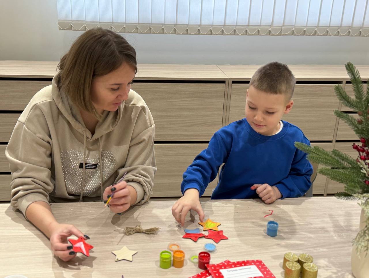 В Перевальской библиотеке прошло мероприятие в рамках форума "Родные - Любимые" В Перевальской библиотеке прошло мероприятие в рамках форума "Родные - Любимые"