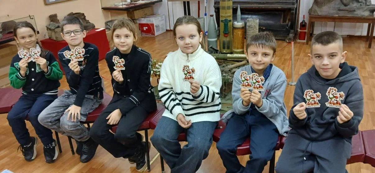 Встреча с мастером: школьники познакомились с искусством вышивки и поэзией Встреча с мастером: школьники познакомились с искусством вышивки и поэзией