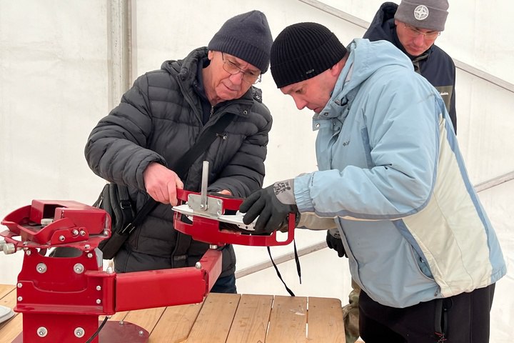 И ещё немного фото с будущего катка в центре Луганска И ещё немного фото с будущего катка в центре Луганска