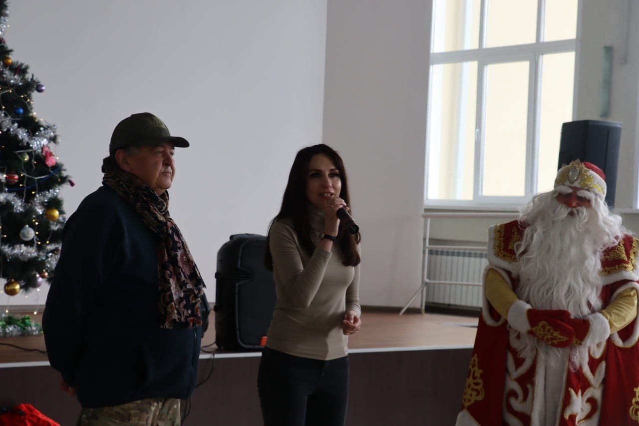 Яна Сылкина: Выходные проводим с пользой-вчера к северодонецким мальчишкам и девчонкам впервые в этом году приходил Дед мороз Яна Сылкина: Выходные проводим с пользой-вчера к северодонецким мальчишкам и девчонкам впервые в этом году приходил Дед мороз