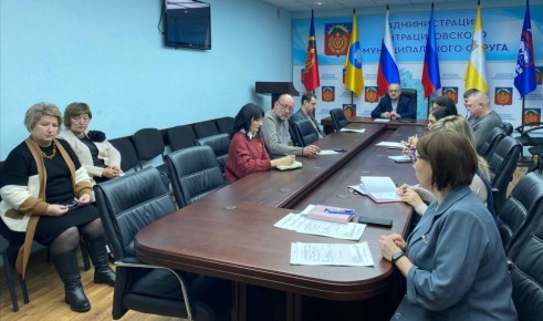 Сергей Саенко: Совместно со своим заместителем Ниязом Нурутдиновым, представителями коммунальных служб и муниципальных предприятий, руководителями учреждений округа провел еженедельный прием граждан