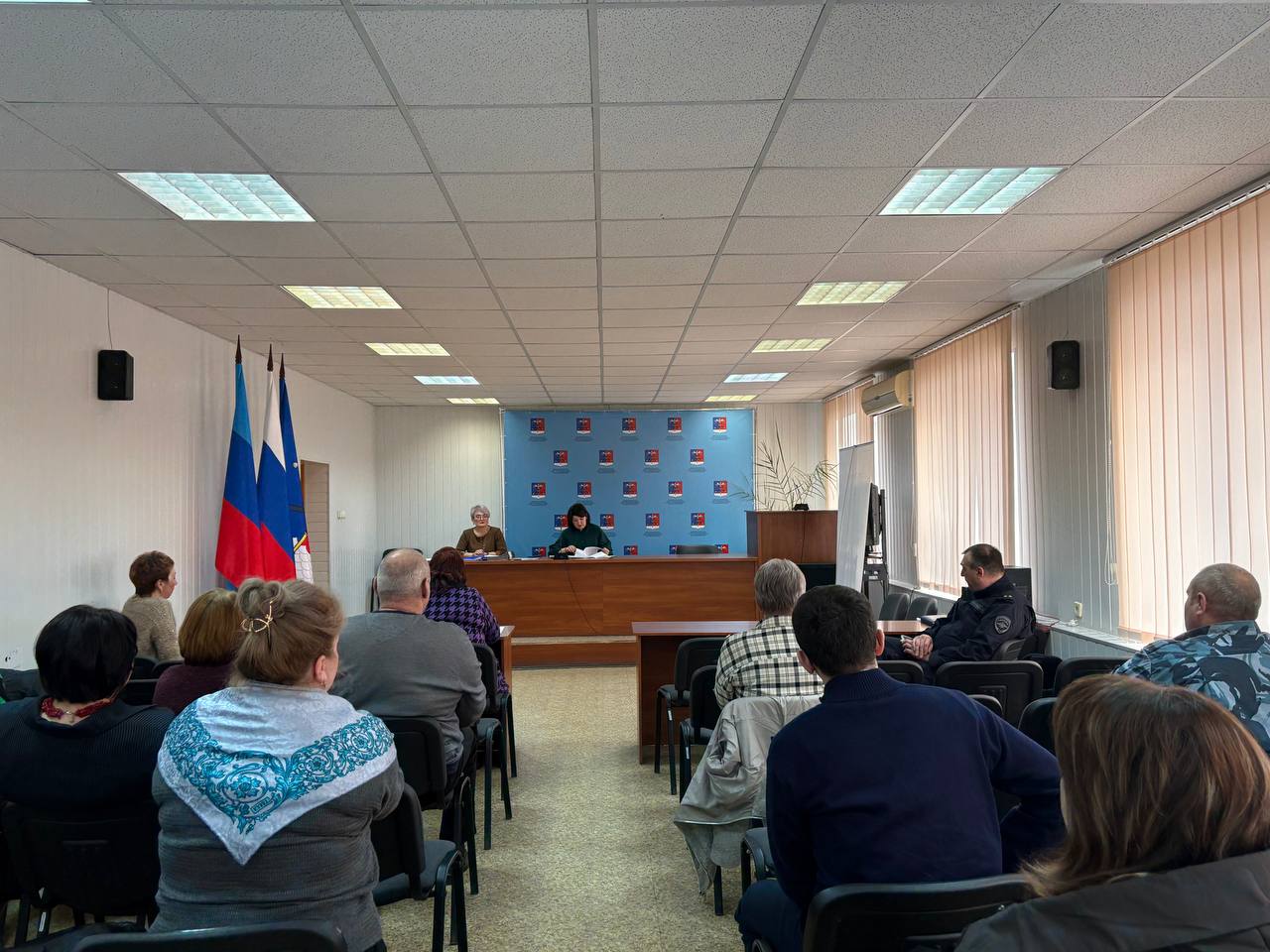 Сегодня Заместитель Главы Администрации Станично-Луганского МО Анна Кулиш провела заседание муниципальной комиссии по делам несовершеннолетних и защите их прав Сегодня Заместитель Главы Администрации Станично-Луганского МО Анна Кулиш провела заседание муниципальной комиссии по делам несовершеннолетних и защите их прав