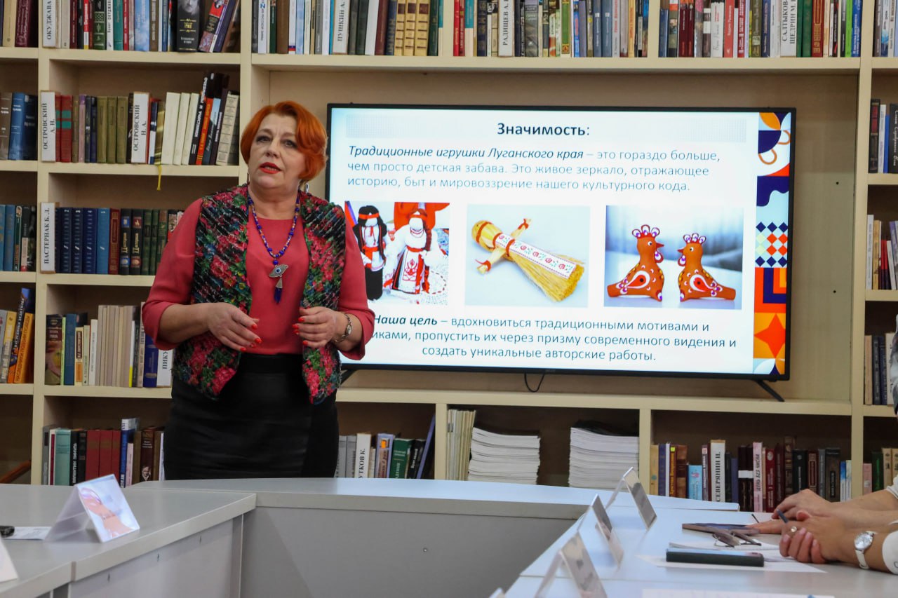 Сегодня вместе с Первым заместителем руководителя Администрации Главы ЛНР Анной Росляковой провели заседание Совета по сохранению и укреплению традиционных российских духовно-нравственных ценностей, культуры и исторической... Сегодня вместе с Первым заместителем руководителя Администрации Главы ЛНР Анной Росляковой провели заседание Совета по сохранению и укреплению традиционных российских духовно-нравственных ценностей, культуры и исторической...