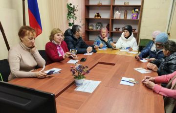 В Лутугино в центре занятости провели тренинг «Новый год - новая Я: стратегии карьеры и гармонии на следующий год»